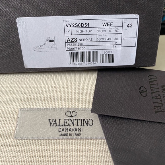 Valentino Sneakers - Picture 10 of 11